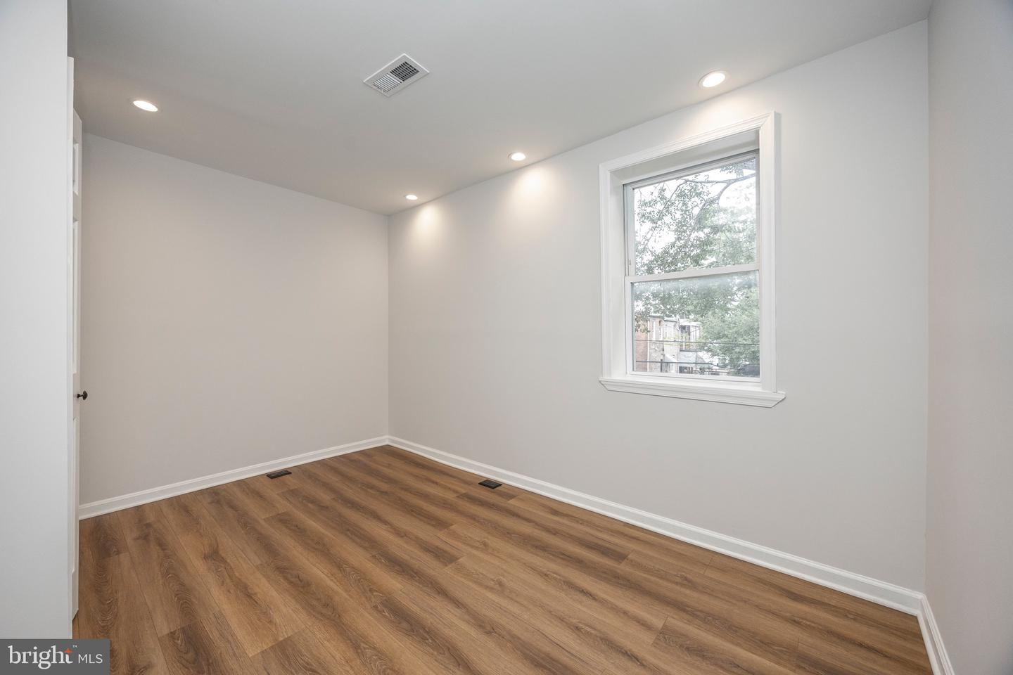 2033 N Bentalou St Property Photo 12