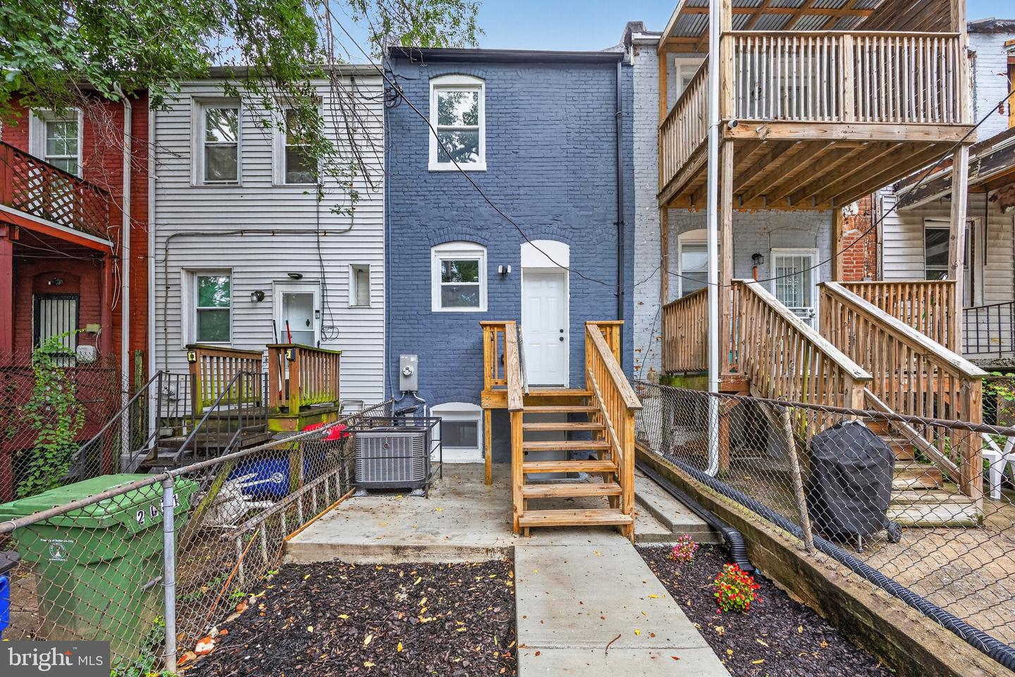 2033 N Bentalou St Property Photo 26