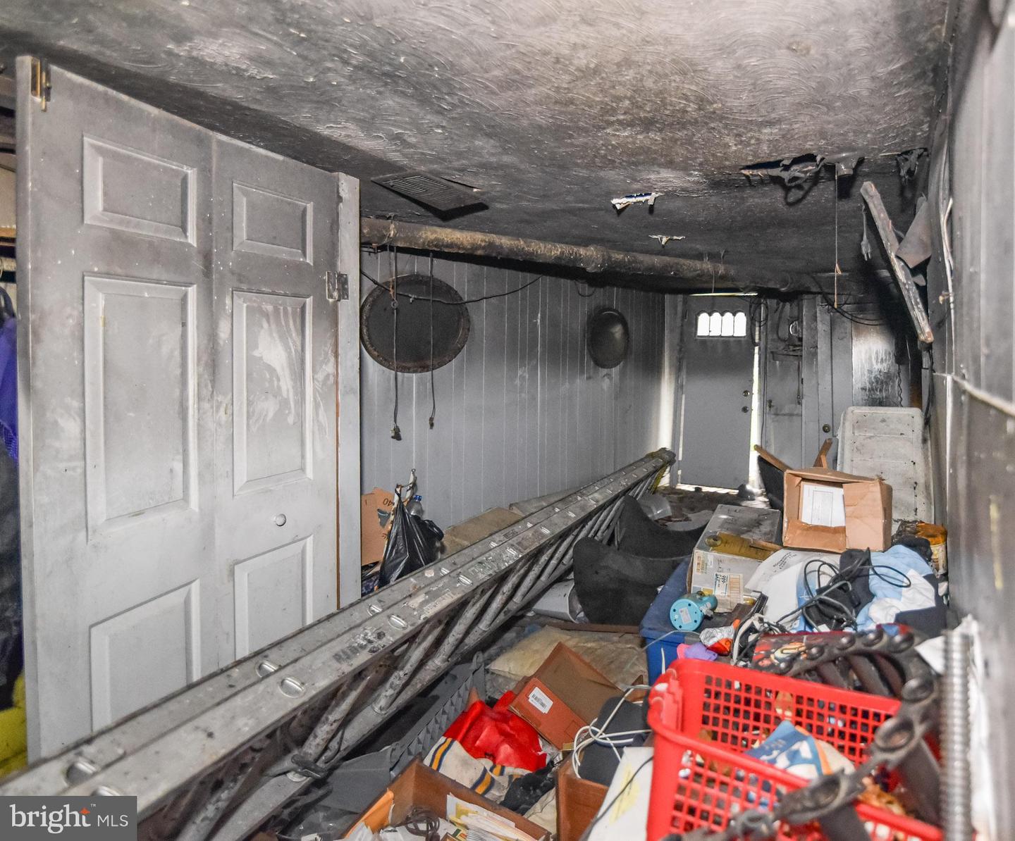 717 Linnard St Property Photo 16