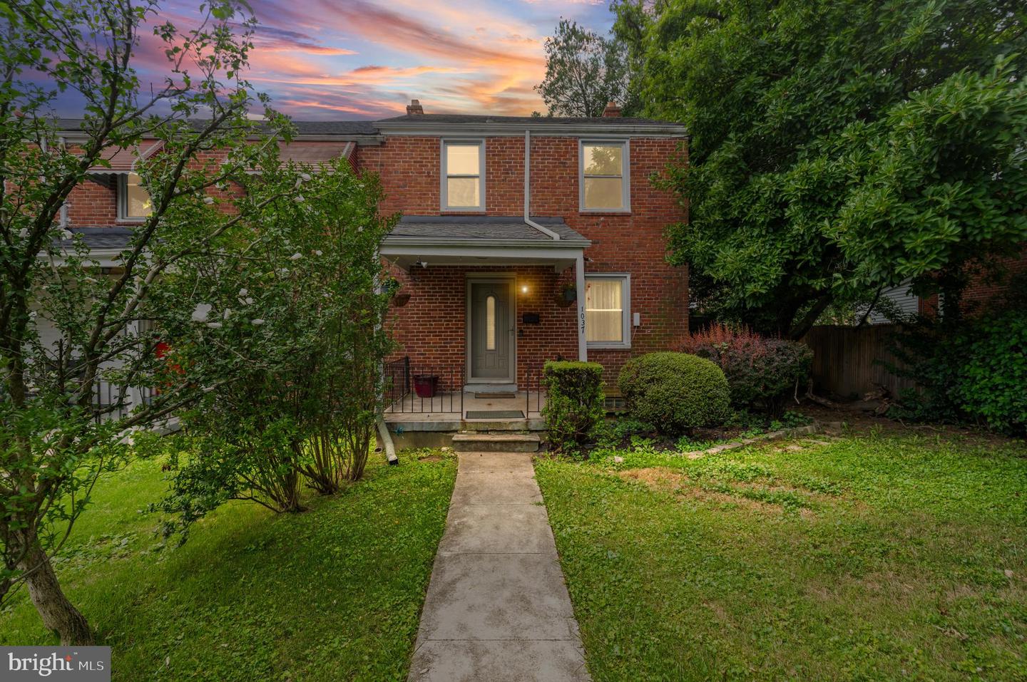1037 Reverdy Rd Property Photo 1