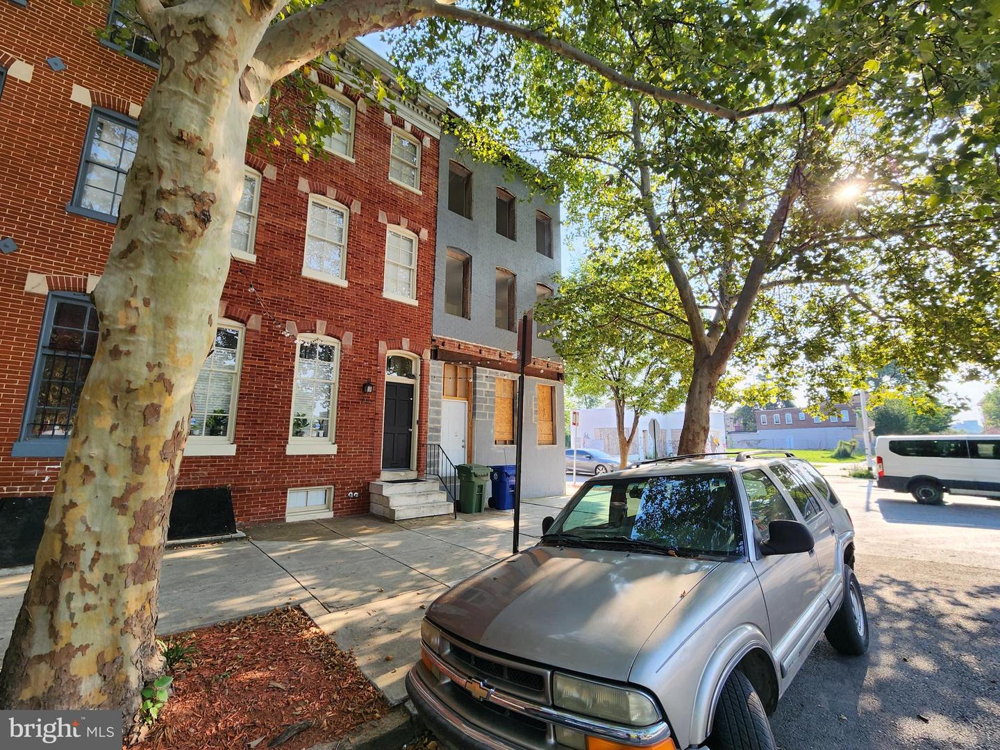 1300 HOLLINS ST Property Photo 1