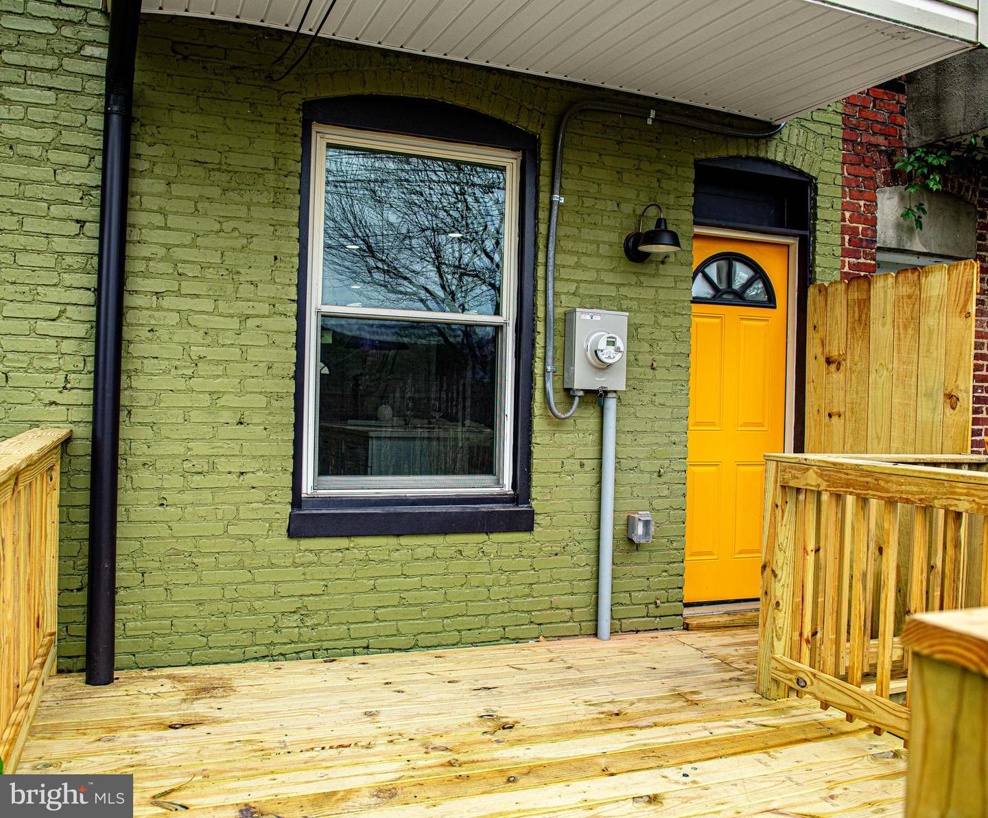 422 Ilchester Ave Property Photo 22