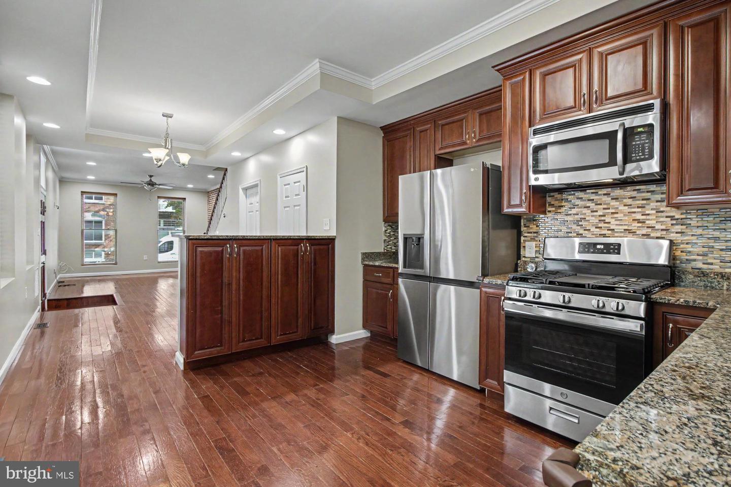 1 S East Ave Property Photo 12