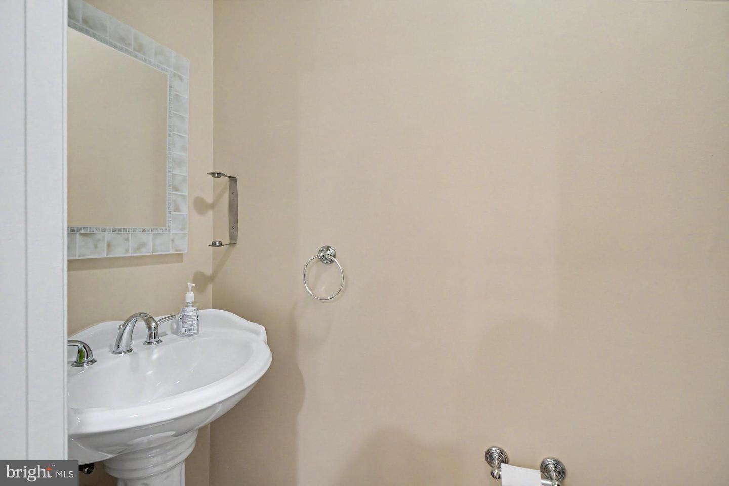 1 S East Ave Property Photo 15