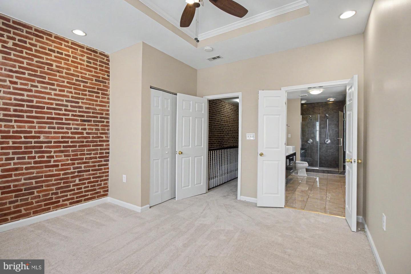 1 S East Ave Property Photo 27