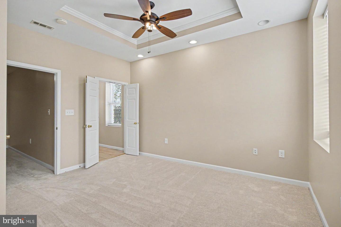 1 S East Ave Property Photo 28