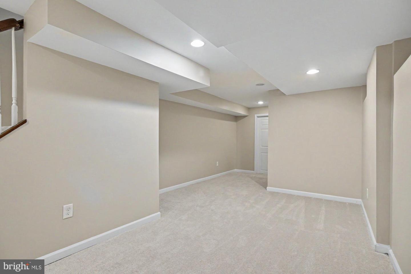 1 S East Ave Property Photo 33