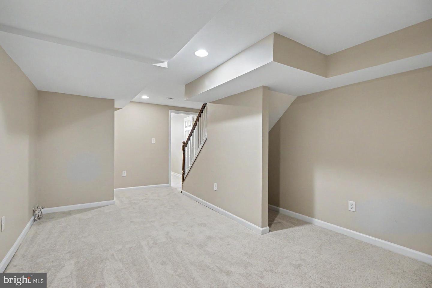 1 S East Ave Property Photo 34