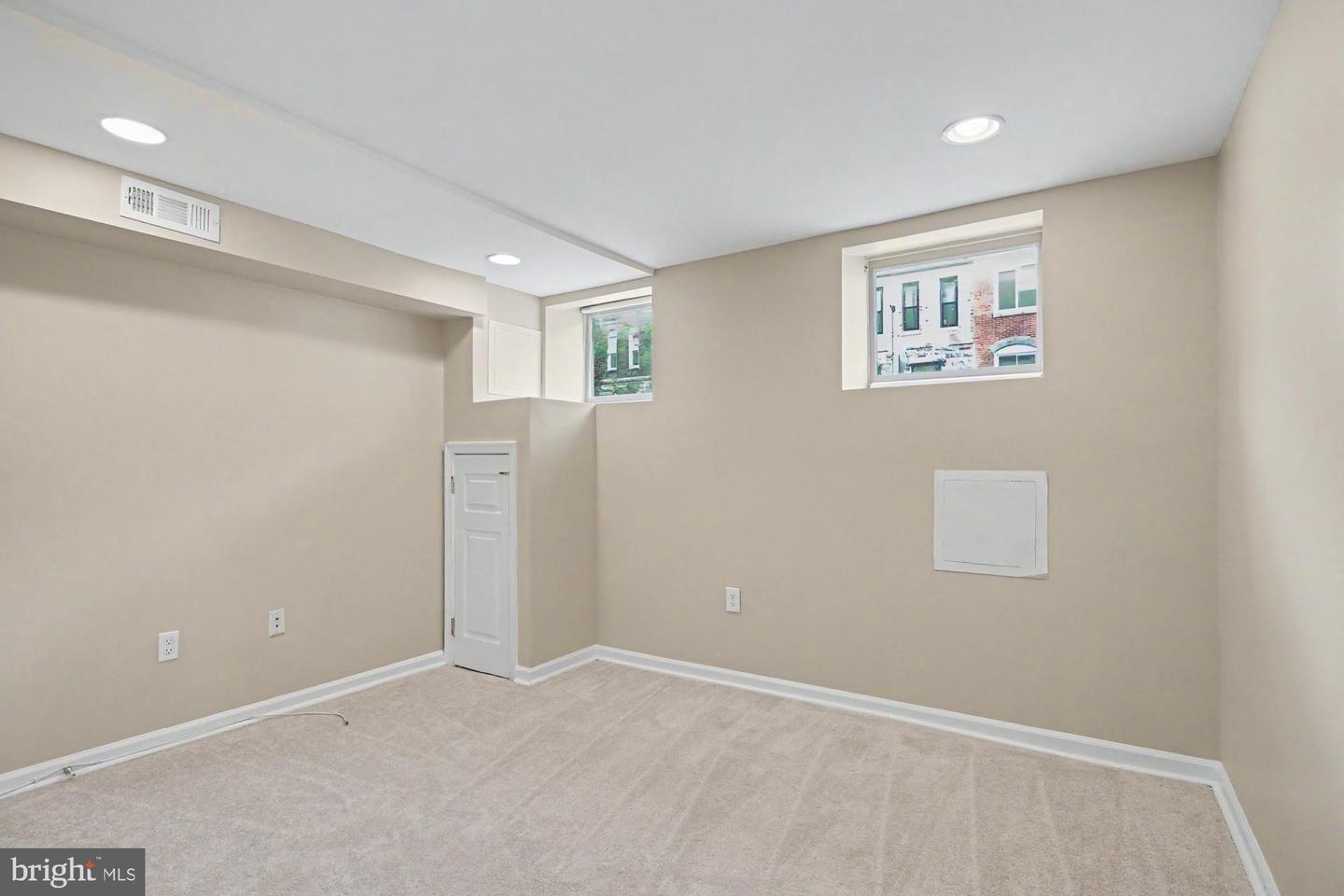 1 S East Ave Property Photo 36