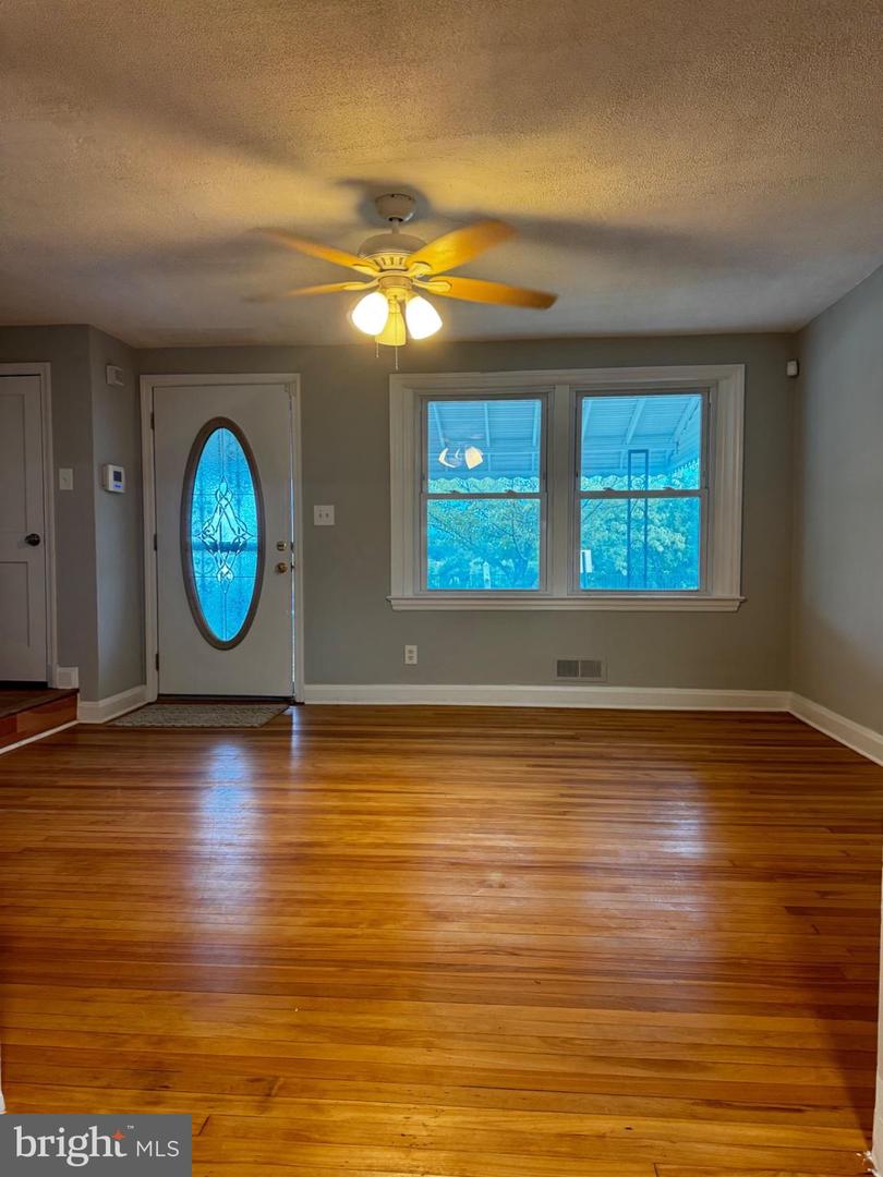 2625 Waterview Ave Property Photo 8