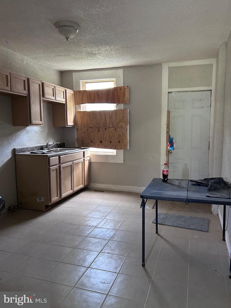 2134 Boyd Property Photo 4