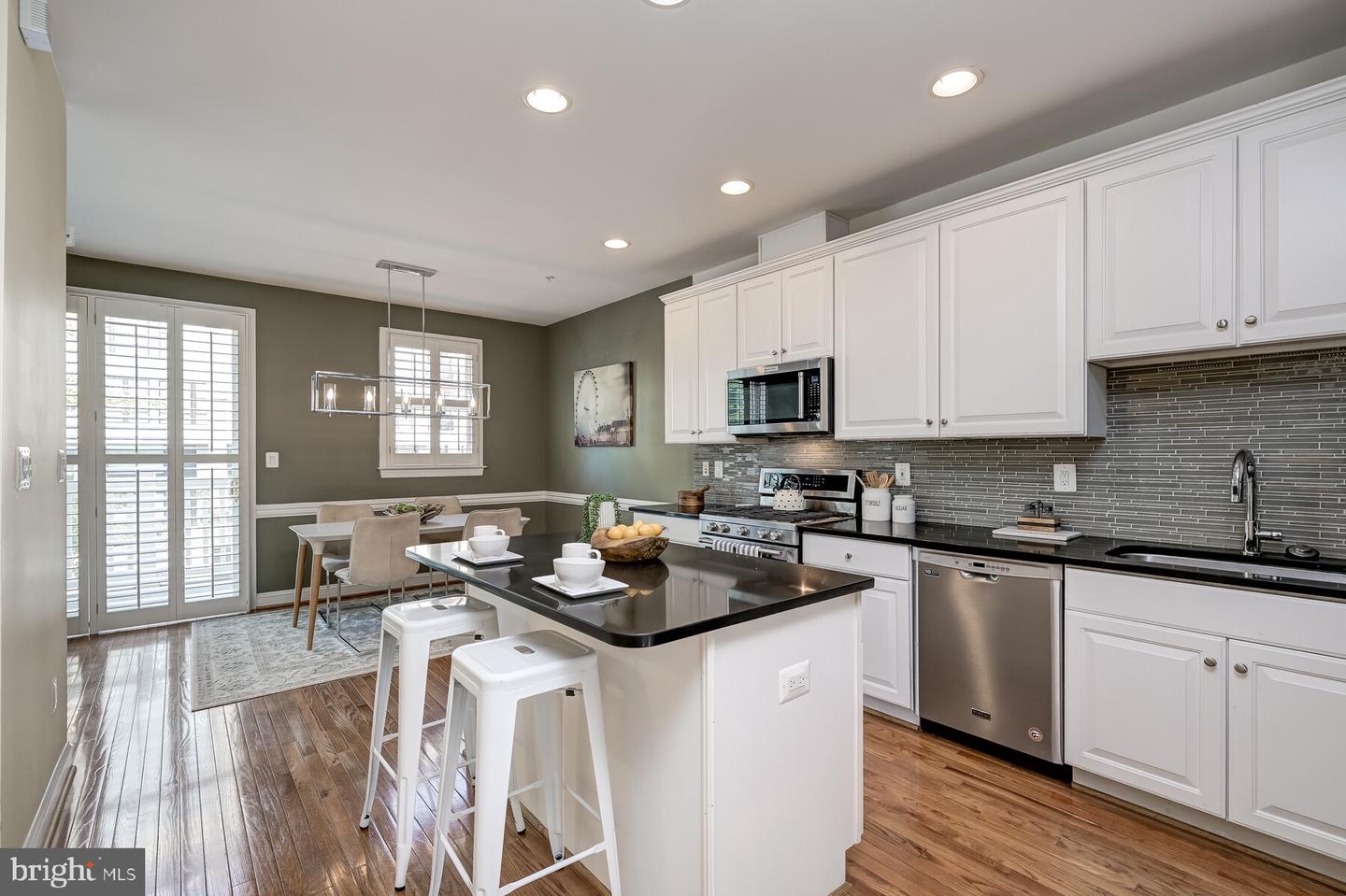 1236 Harbor Island Walk Property Photo 12