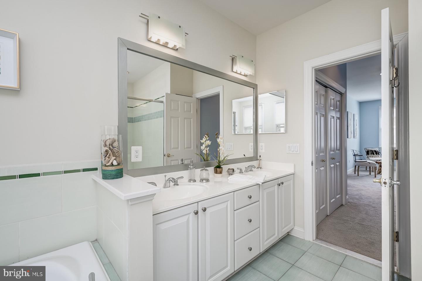 1236 Harbor Island Walk Property Photo 33