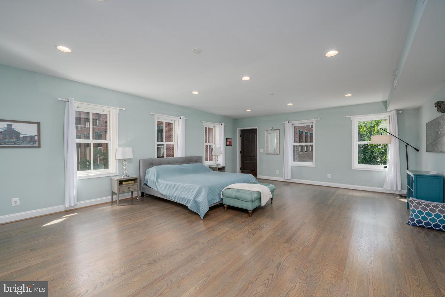 840 S Bond St Property Photo 19
