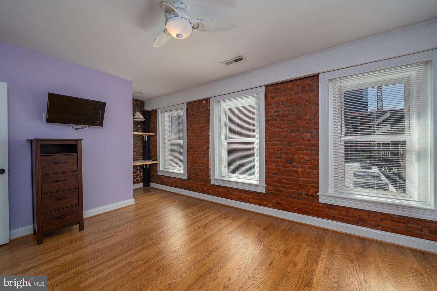 840 S Bond St Property Photo 32