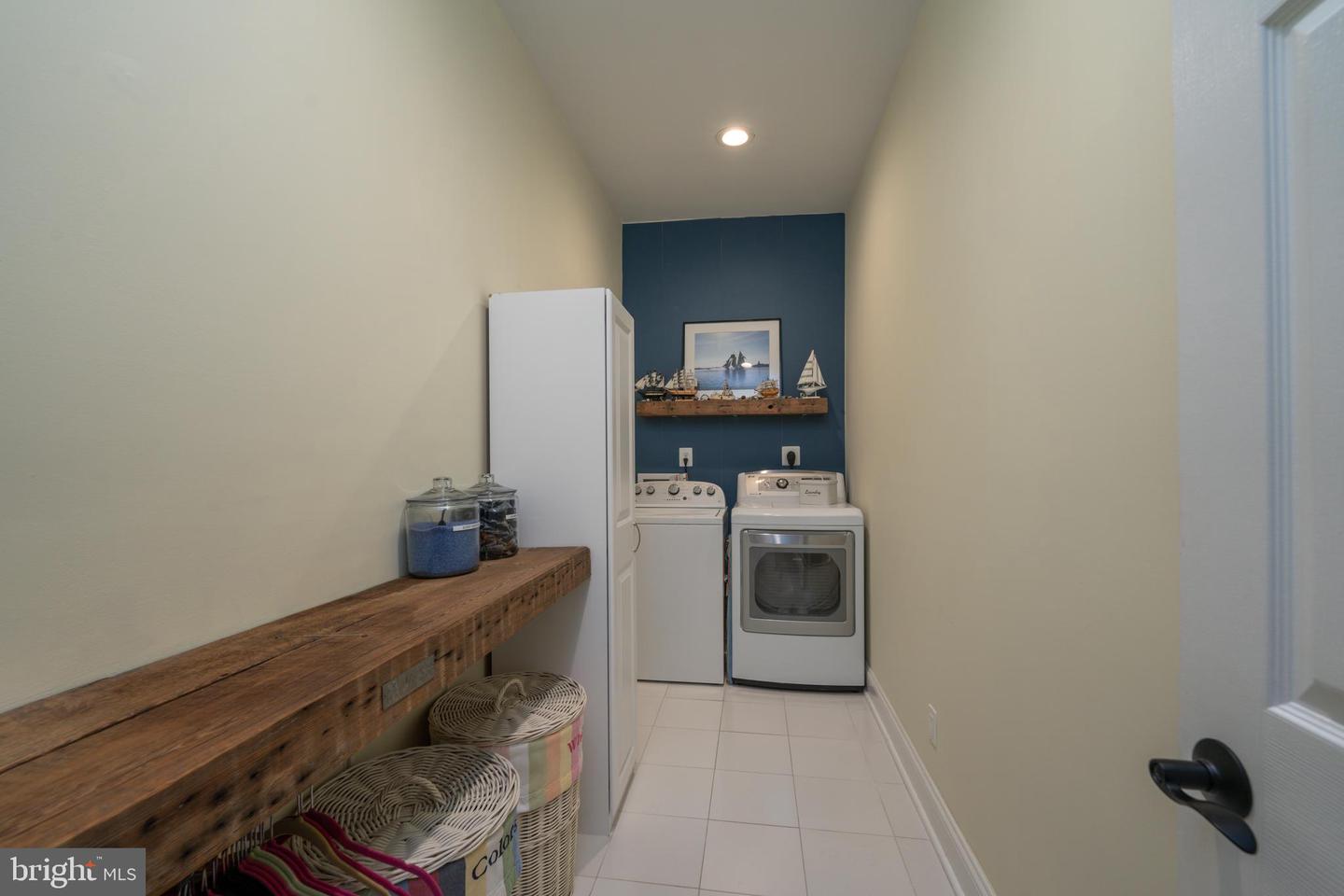 840 S Bond St Property Photo 37