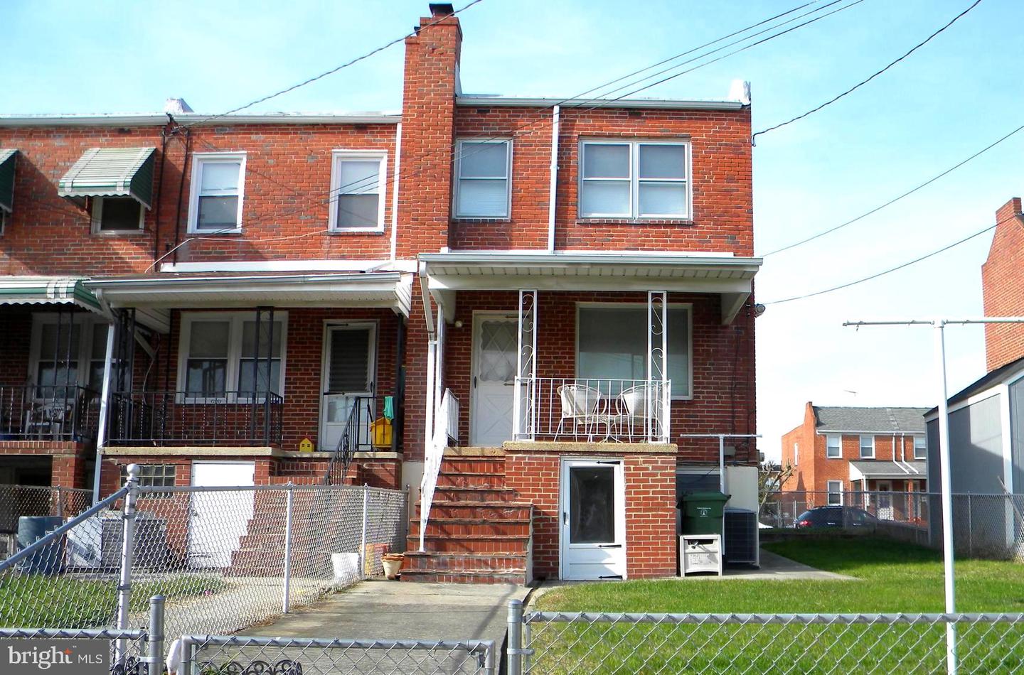 325 Imla St Property Photo 4