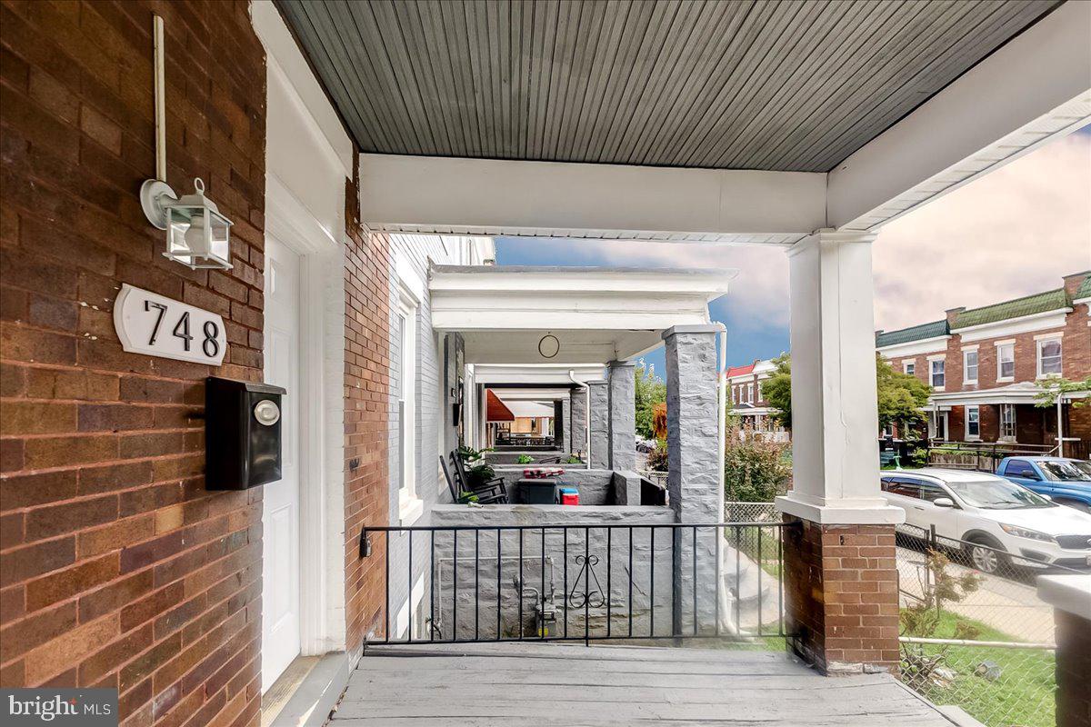 748 N Grantley St Property Photo 3