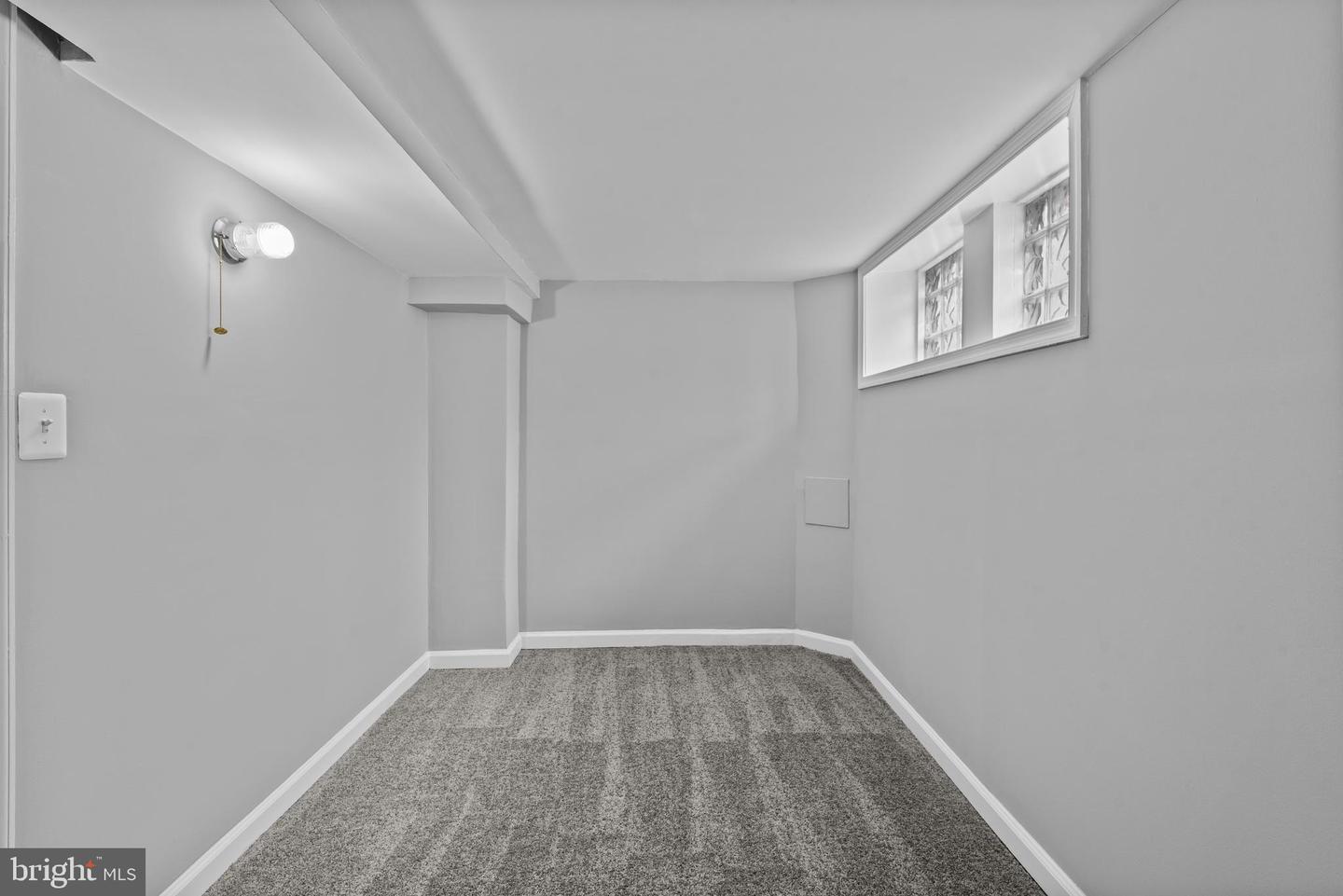 425 Ilchester Ave Property Photo 26