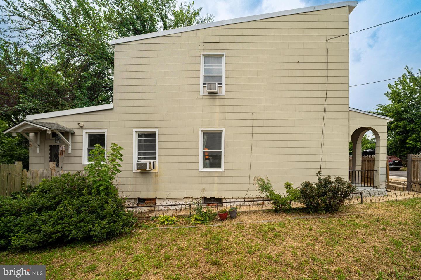 3223 Strickland St Property Photo 3