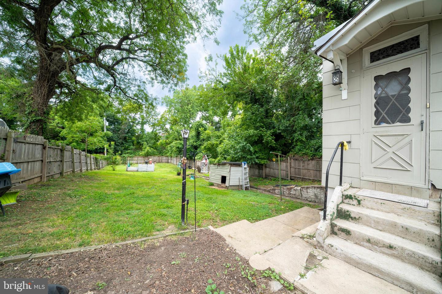 3223 Strickland St Property Photo 6