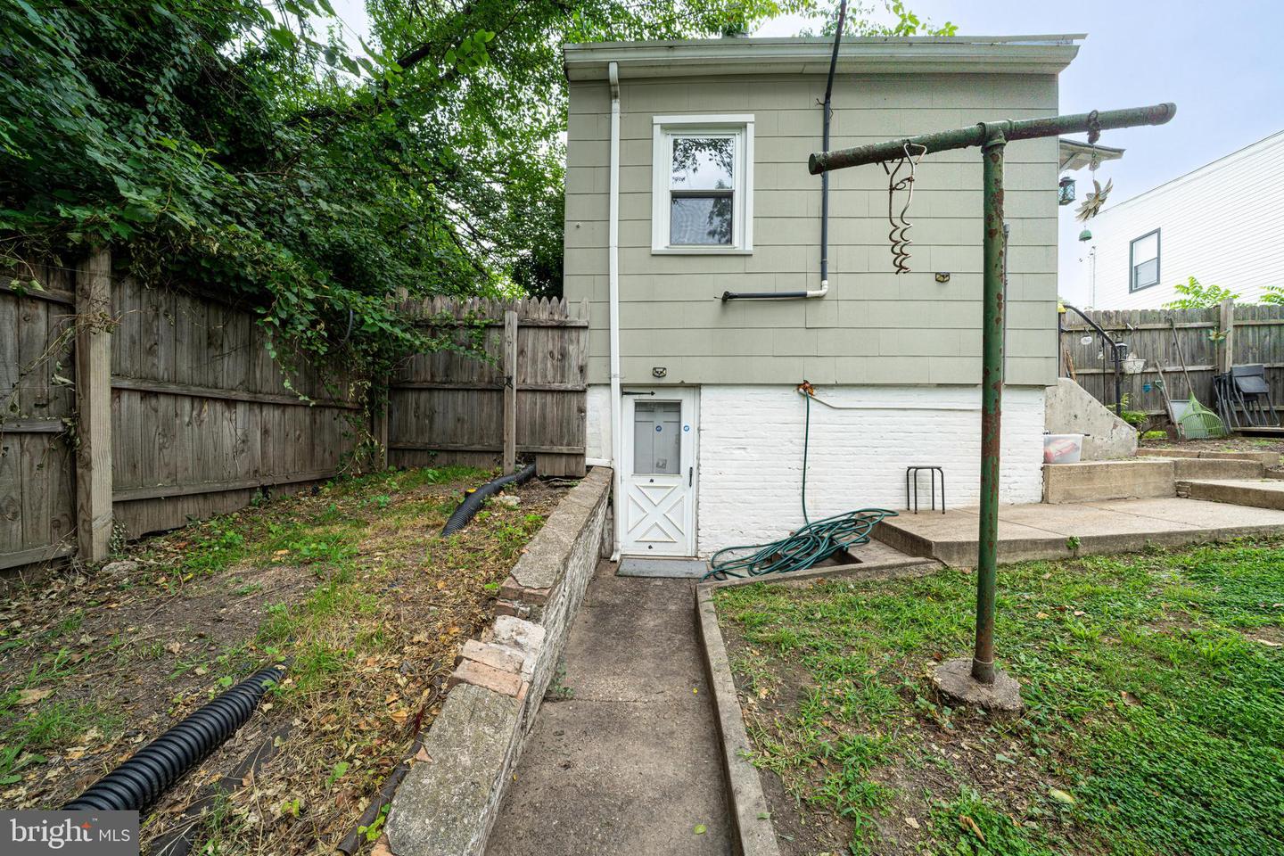 3223 Strickland St Property Photo 9