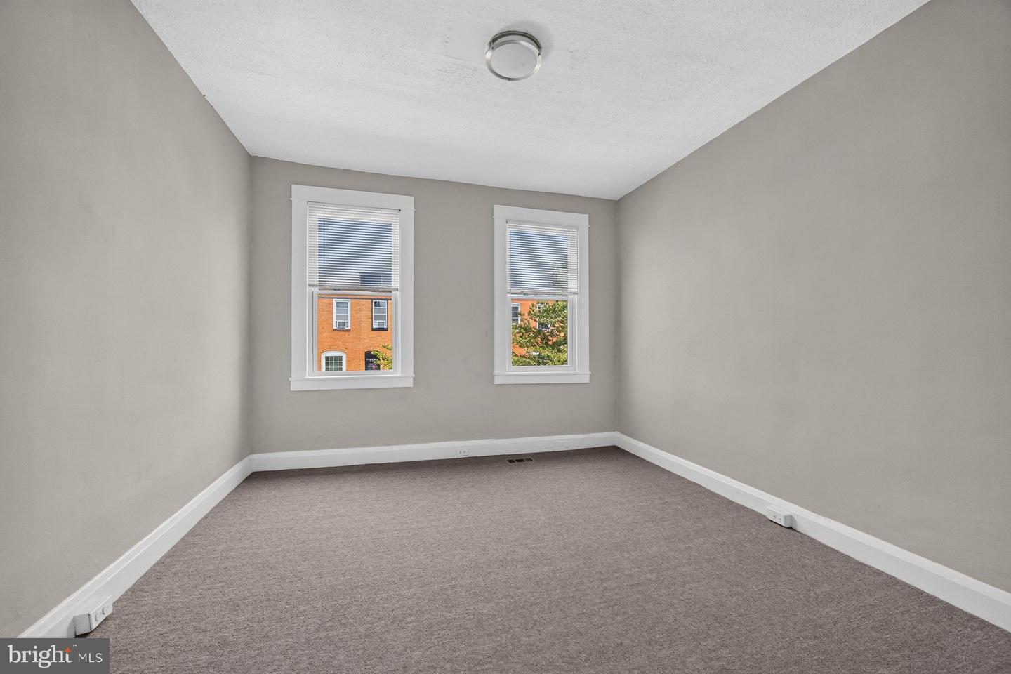 602 S Macon St Property Photo 23