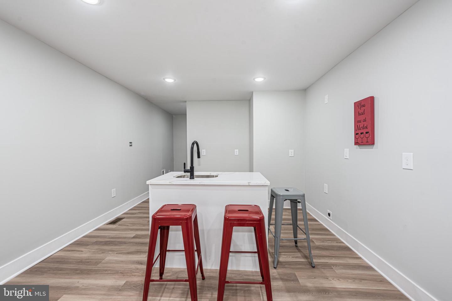 1005 N Mount St Property Photo 15