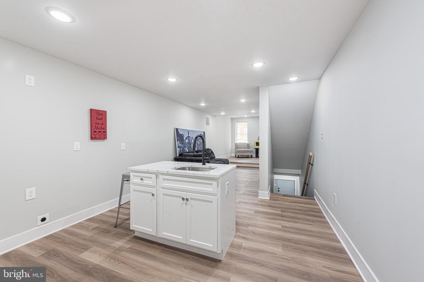 1005 N Mount St Property Photo 16