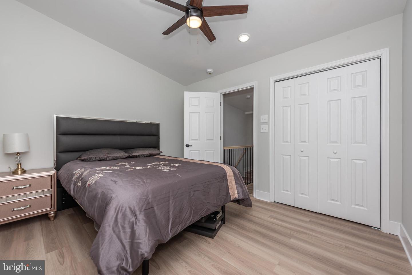 1005 N Mount St Property Photo 18