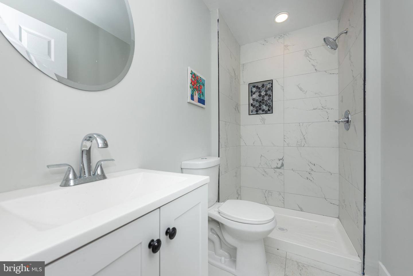 1005 N Mount St Property Photo 20