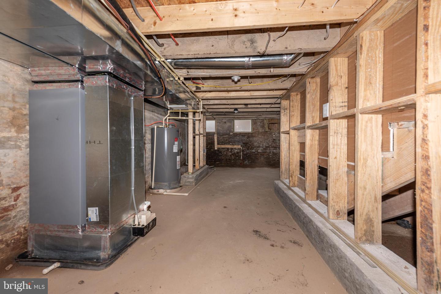 1005 N Mount St Property Photo 25