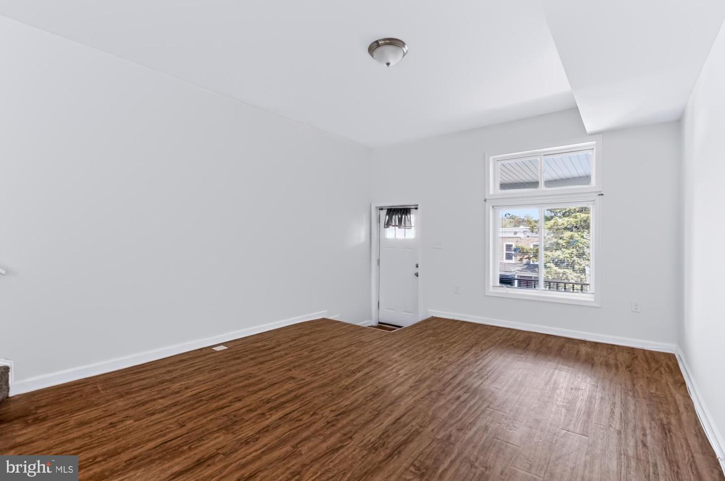 1100 Ashburton St Property Photo 5
