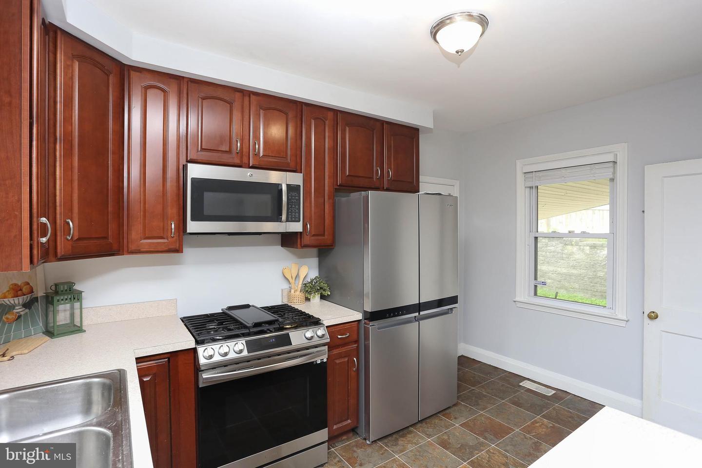 409 Wickham Rd S Property Photo 11