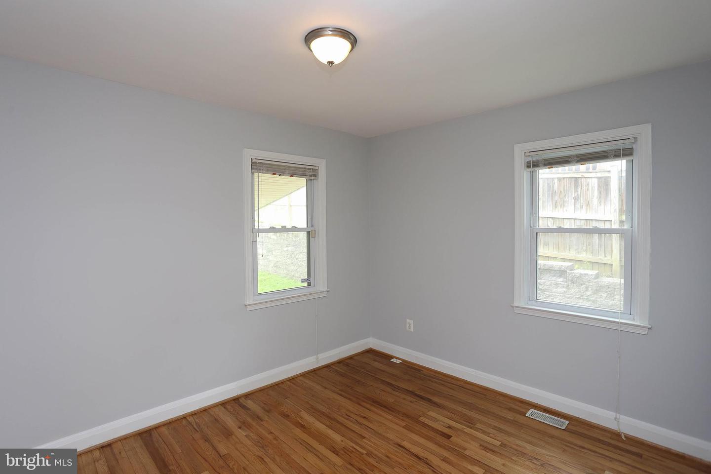 409 Wickham Rd S Property Photo 20
