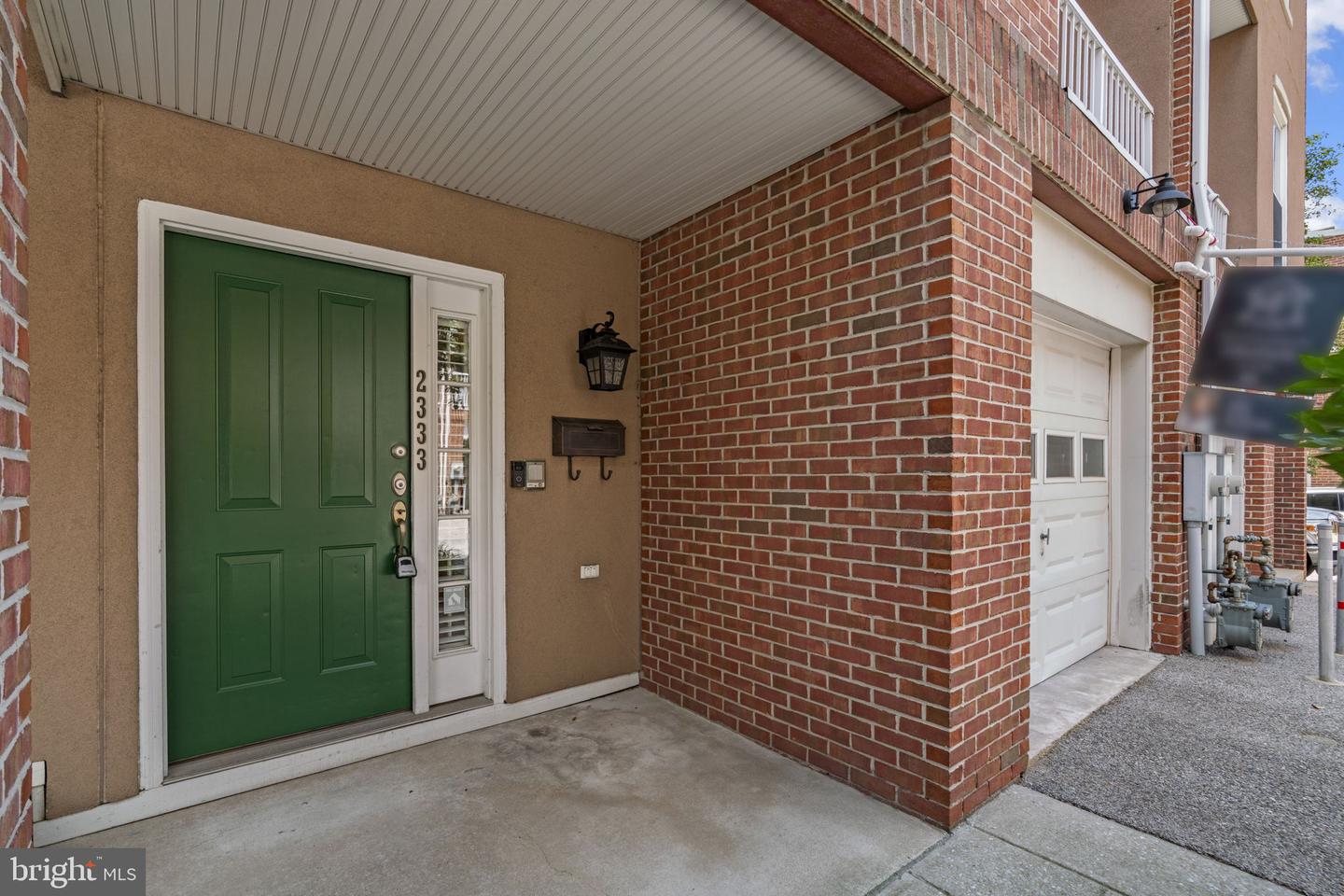 2333 Cambridge Walk Property Photo 2