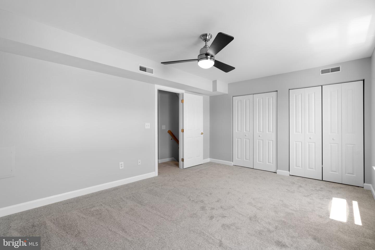 2333 Cambridge Walk Property Photo 14