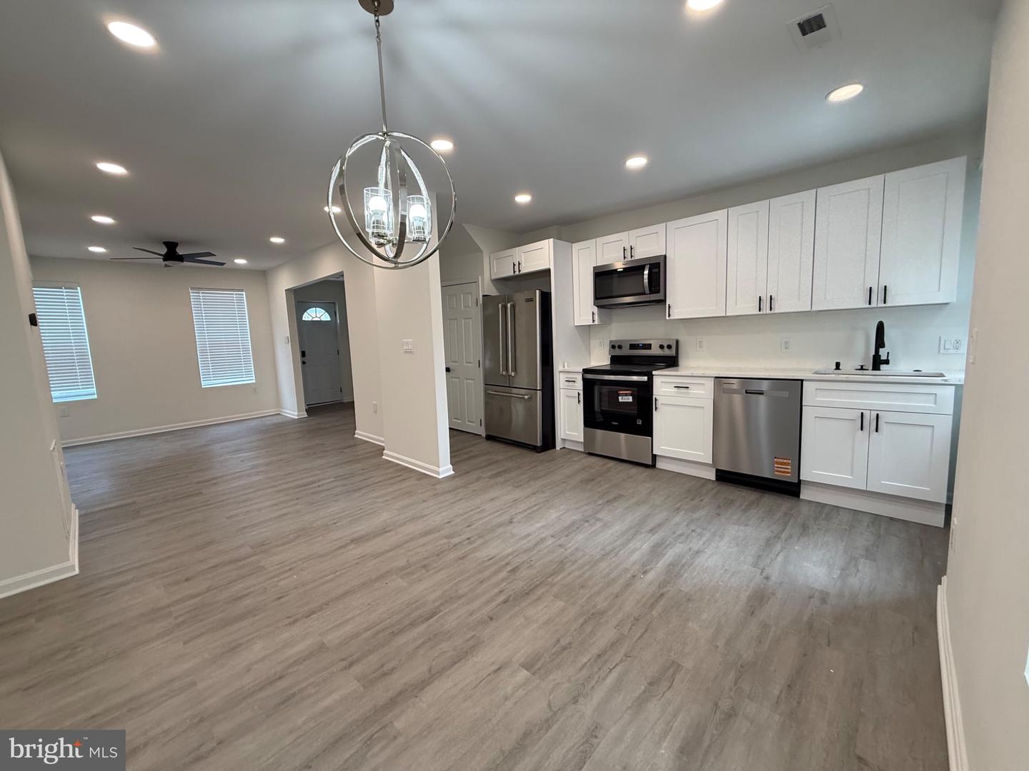 5215 READY AVE Property Photo 1
