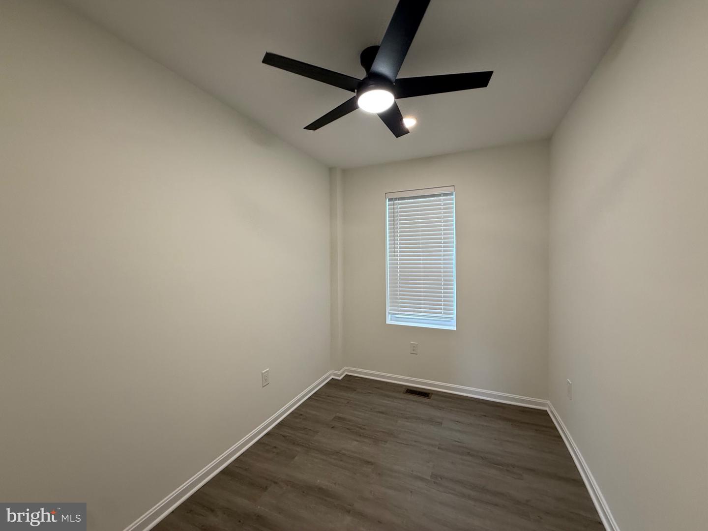5215 Ready Ave Property Photo 6
