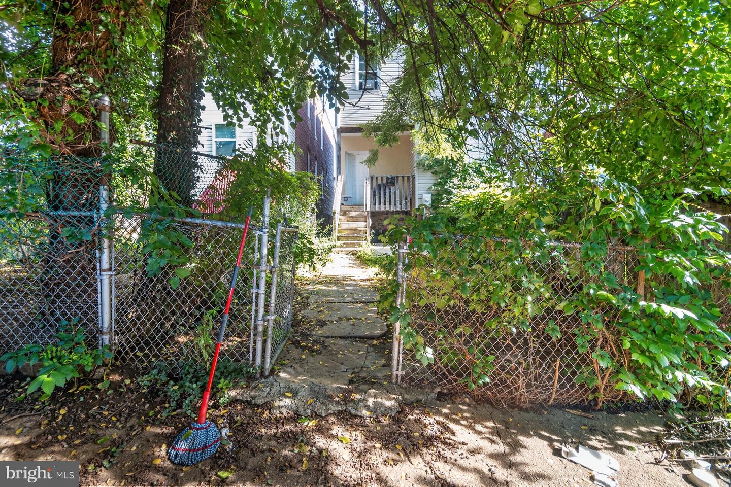 4011 Edmondson Ave Property Photo 9
