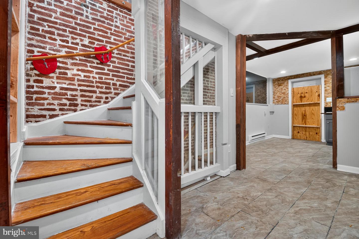 504 Callender St Property Photo 4