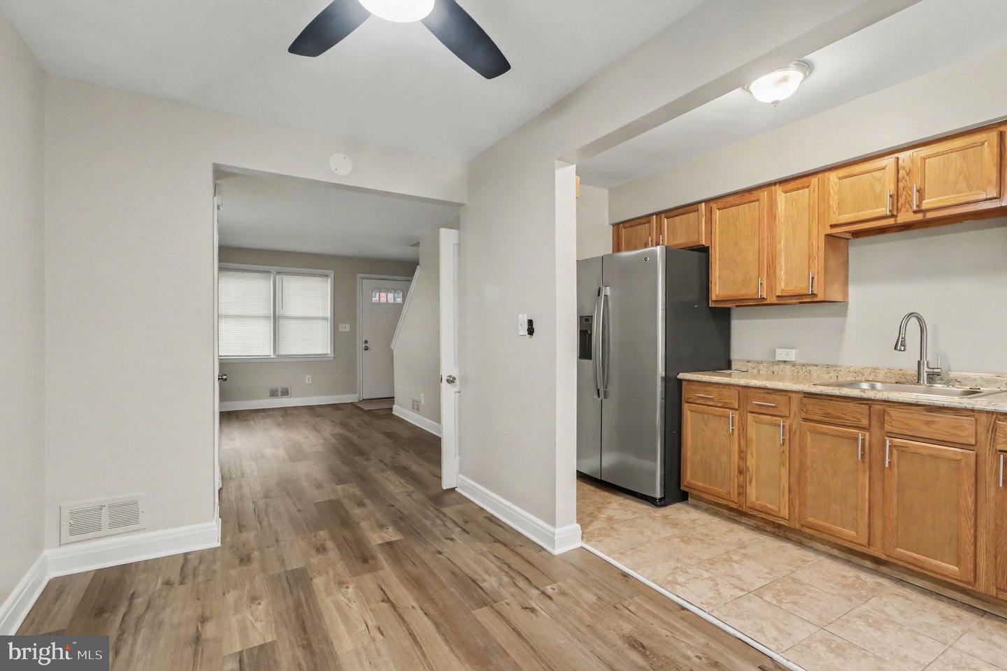 5532 Nome Ave Property Photo 4