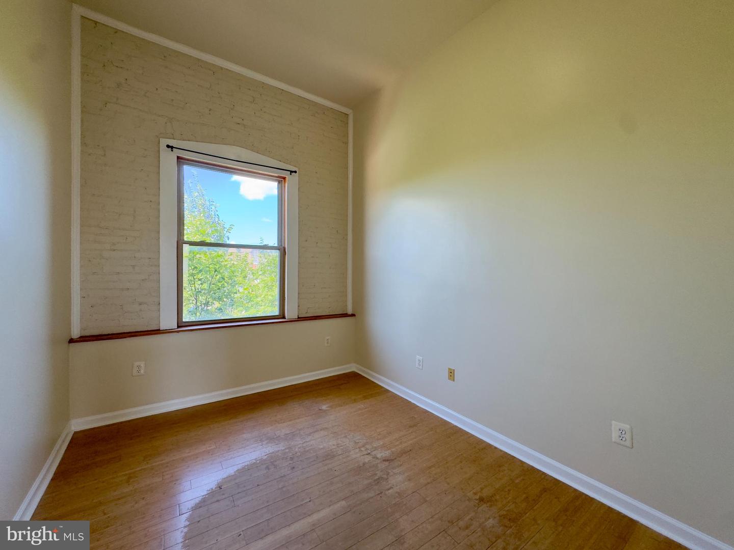 2401 Brookfield Ave #d6 Property Photo 4