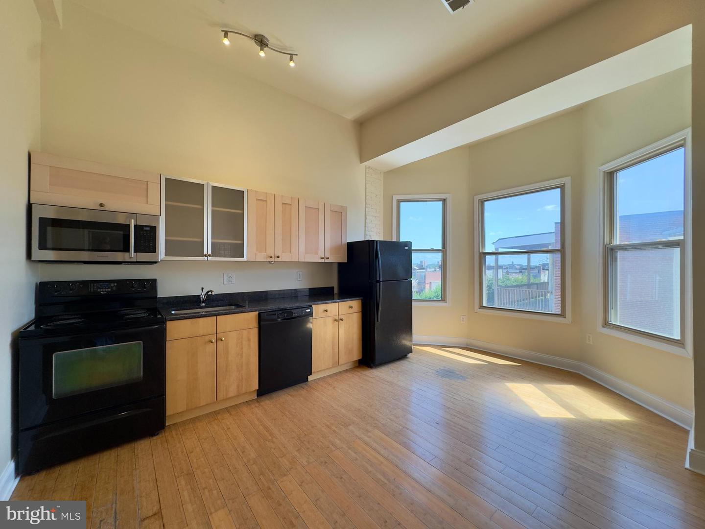 2401 Brookfield Ave #d6 Property Photo 6