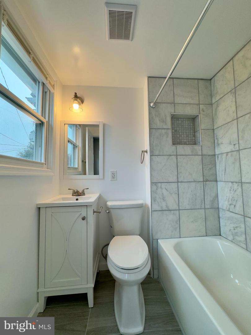 3331 Beech Ave Property Photo 5