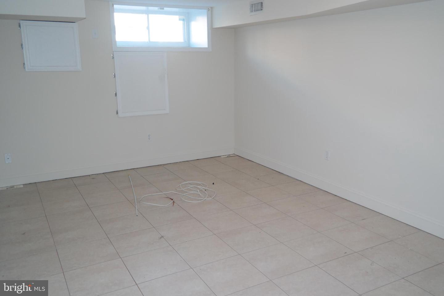 132 N Linwood Ave Property Photo 4