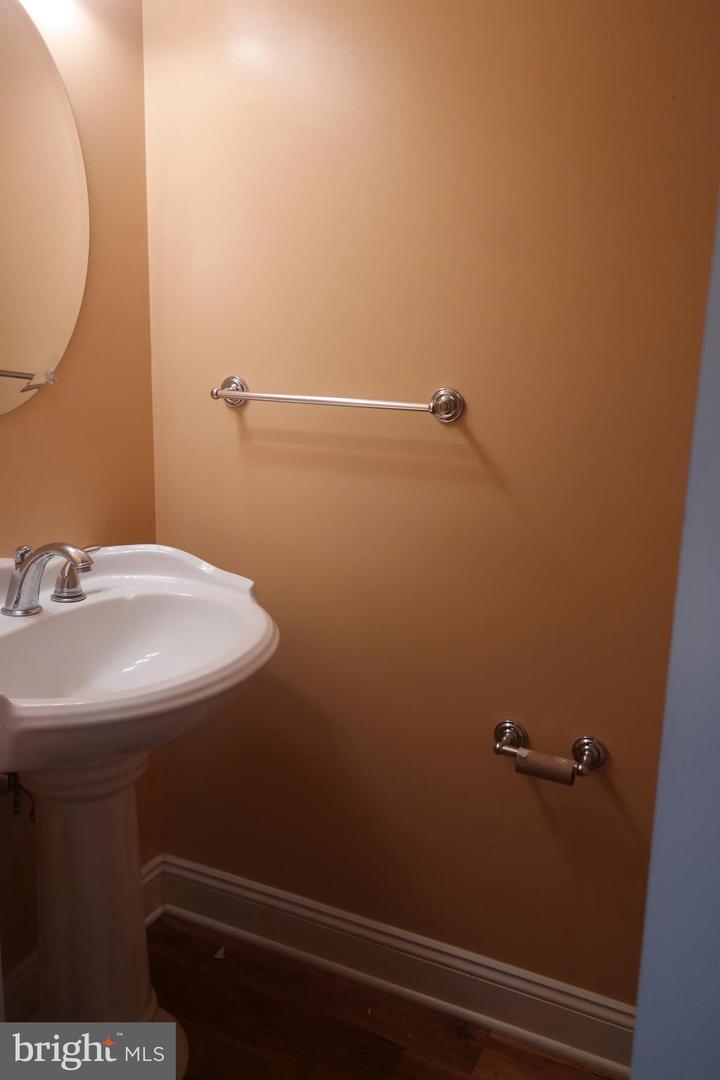 132 N Linwood Ave Property Photo 6