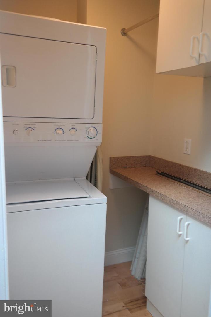 132 N Linwood Ave Property Photo 11