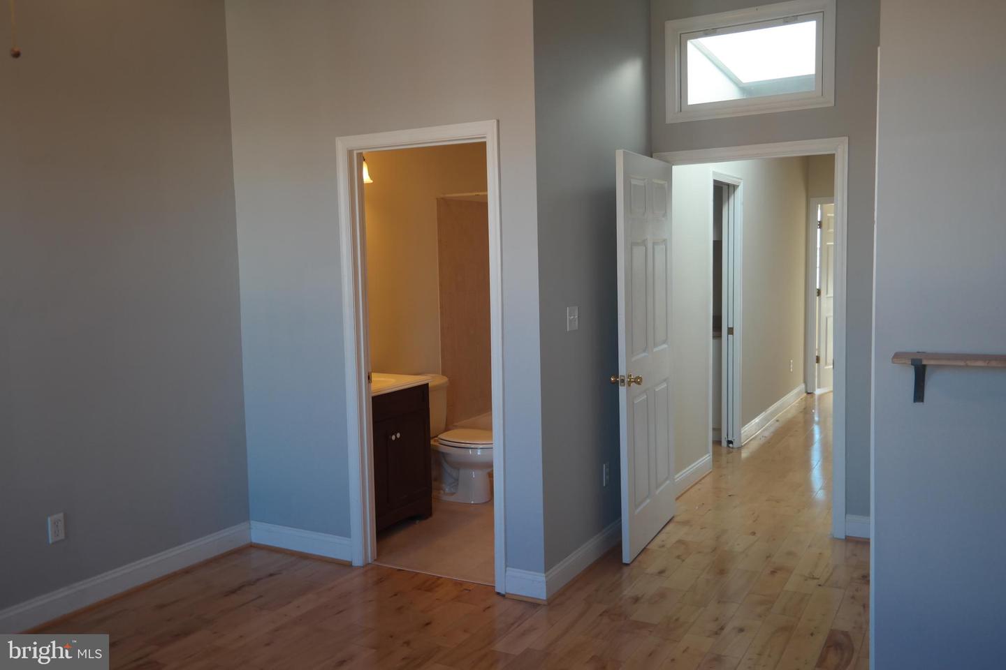 132 N Linwood Ave Property Photo 13