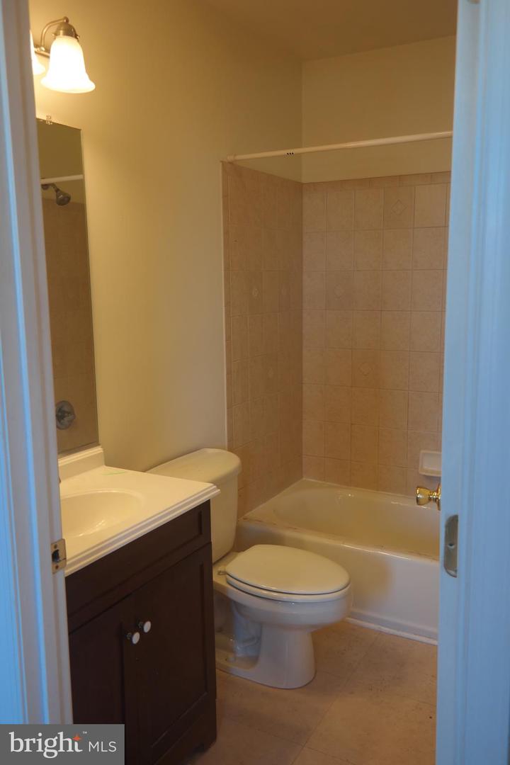 132 N Linwood Ave Property Photo 14